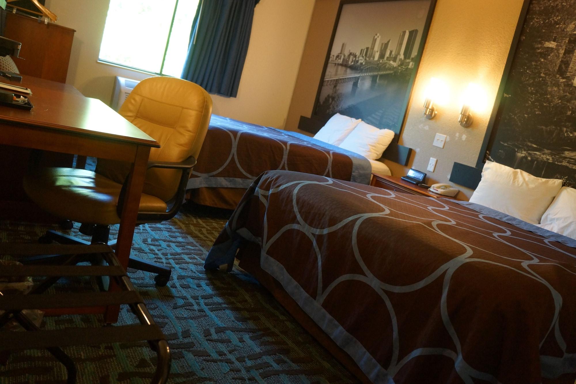 Super 8 By Wyndham Delmont Hotel Exterior photo