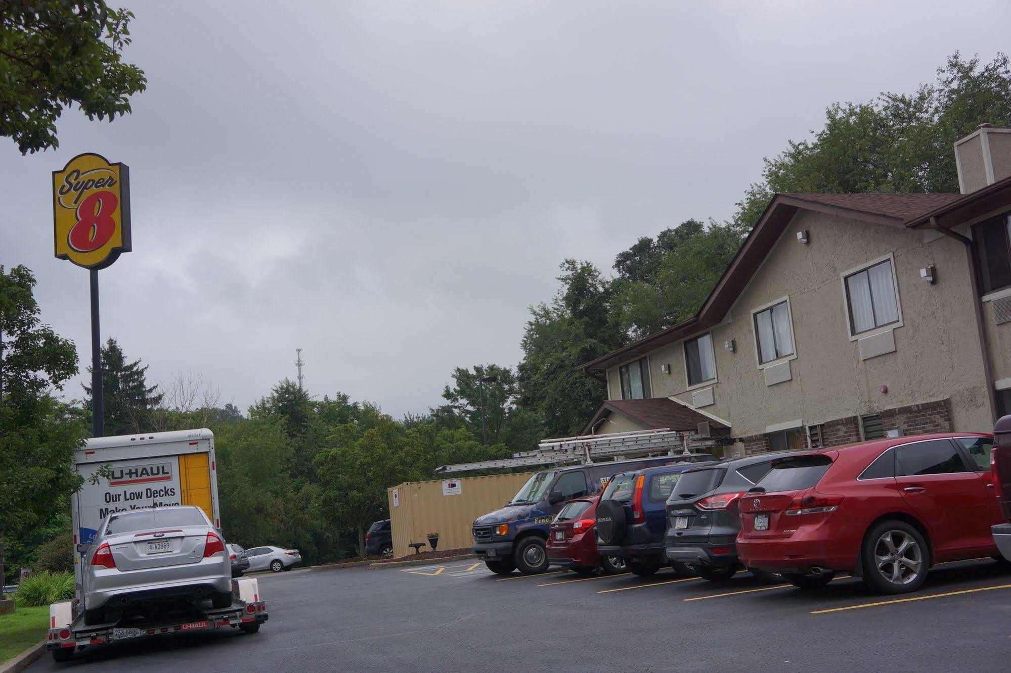 Super 8 By Wyndham Delmont Hotel Exterior photo